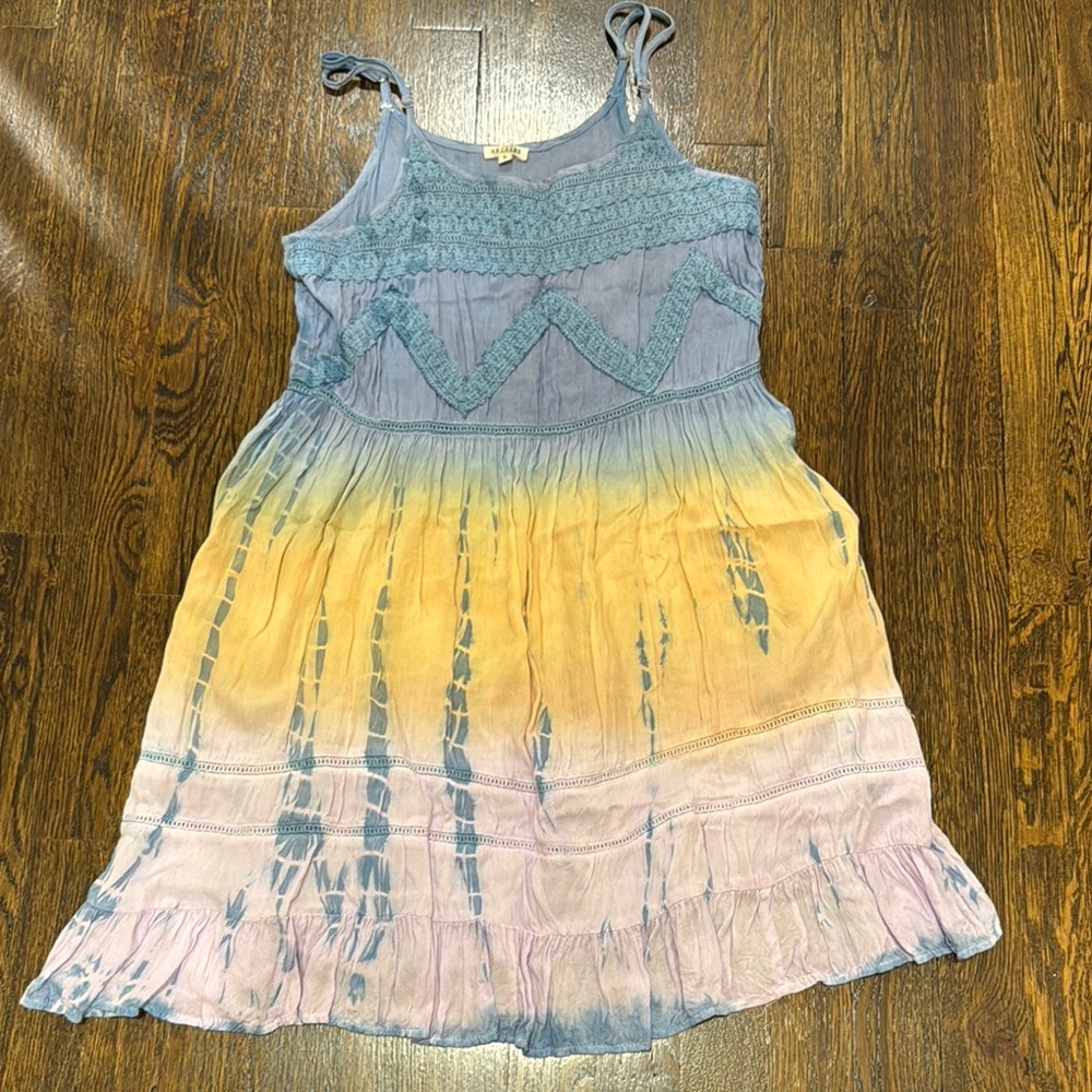 Woman’s EN CRÈME sz s Gradient Dress with Lace Details